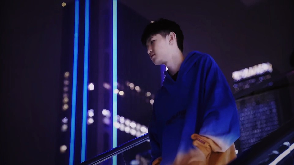 如蝎子擺尾